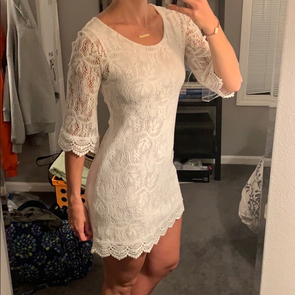 White lace long sleeve dress